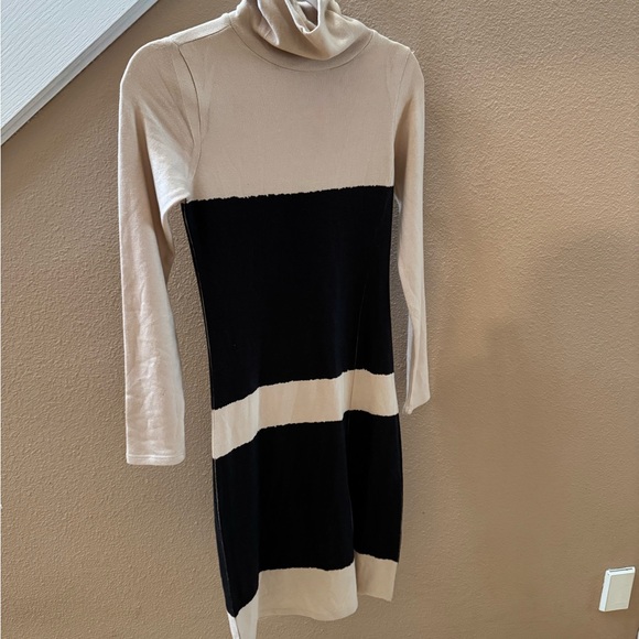 Go Couture Elegant Black and Cream Long Sleeve Dress - Picture 4 of 5